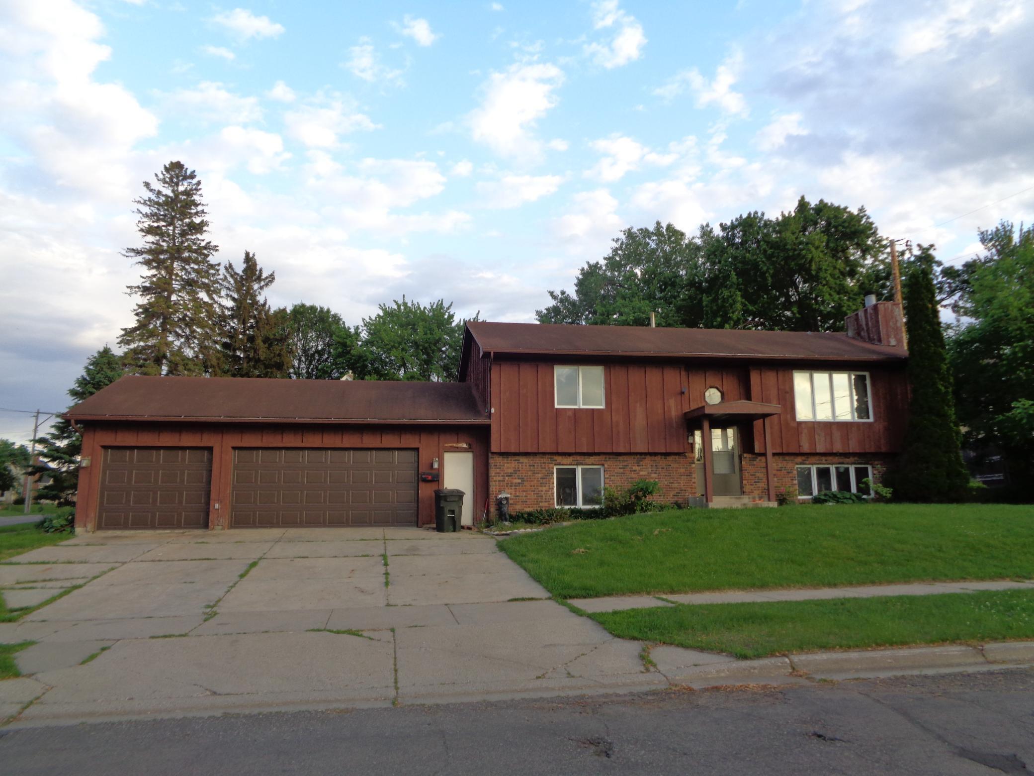 1095 Oakdale Avenue, West Saint Paul, MN 55118 MLS 5769142 Edina