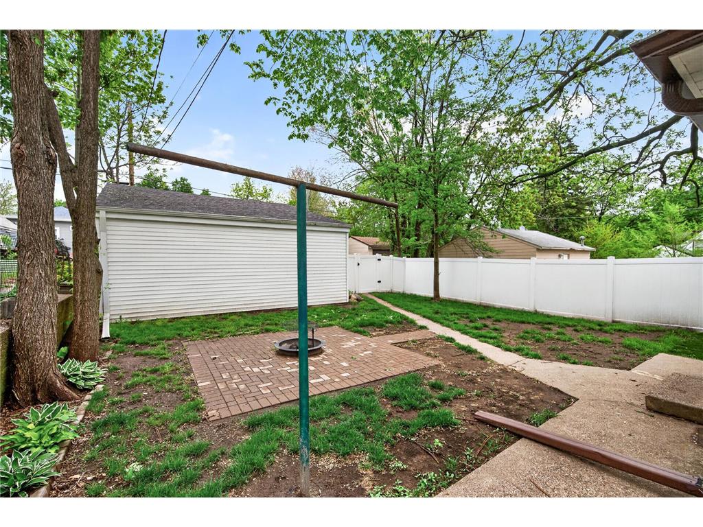 1095 Sims Avenue Saint Paul MN 55106 7077333 image25