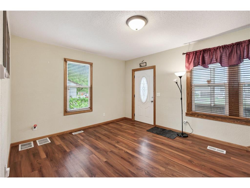 1095 Sims Avenue Saint Paul MN 55106 7077333 image3