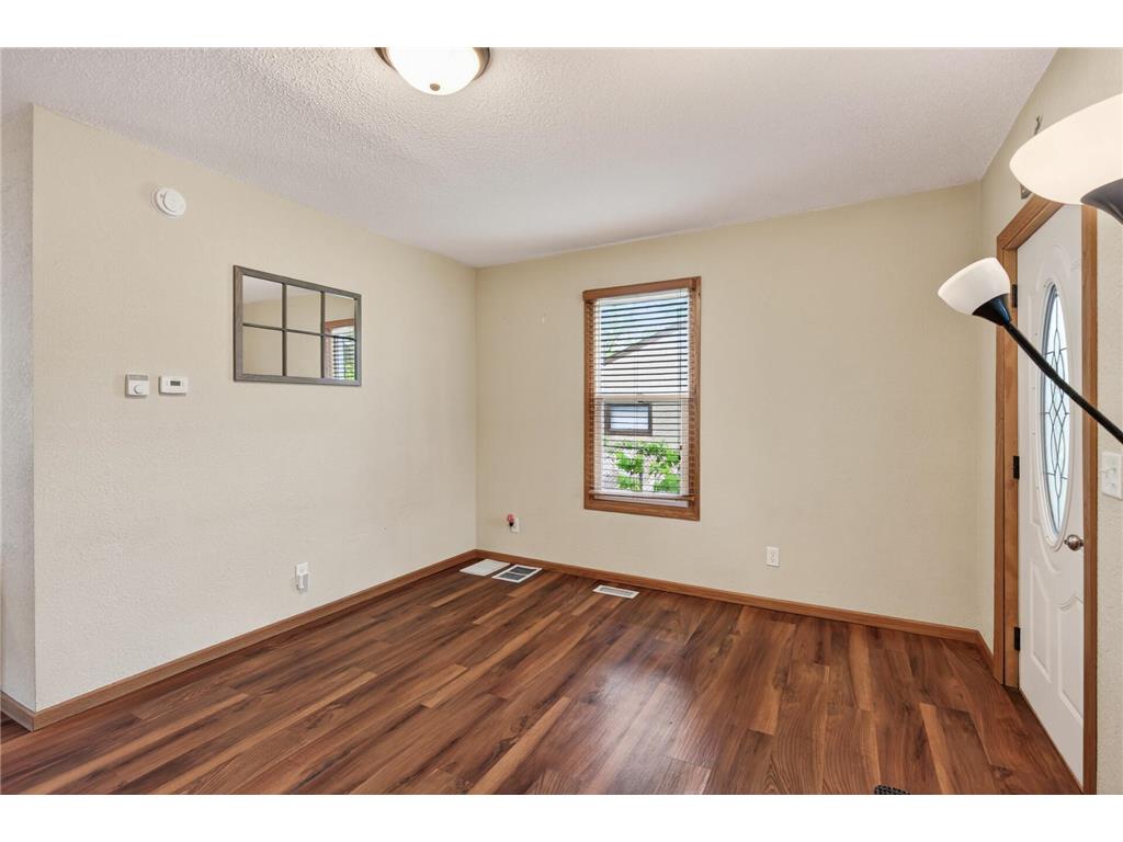 1095 Sims Avenue Saint Paul MN 55106 7077333 image4