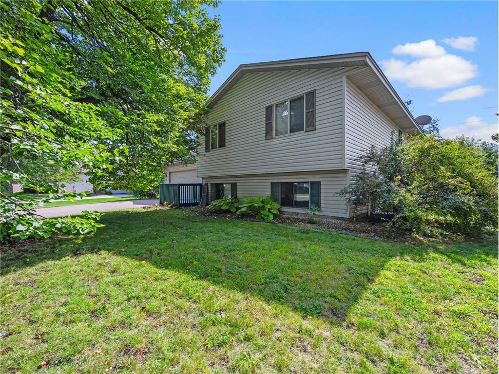 10955 97th Place N Maple Grove MN 55369 6784142 image1