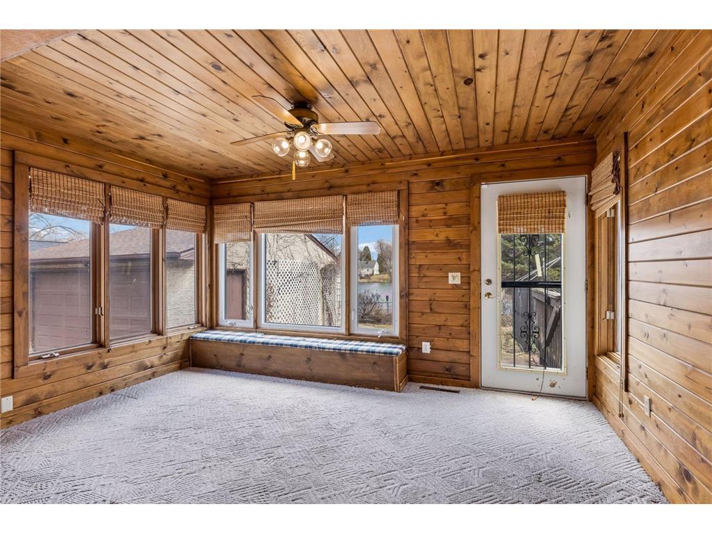 1096 Carrie Street West Saint Paul MN 55118 - Lilly 7049506 image10