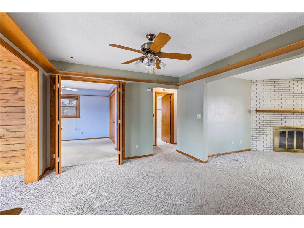 1096 Carrie Street West Saint Paul MN 55118 - Lilly 7049506 image13