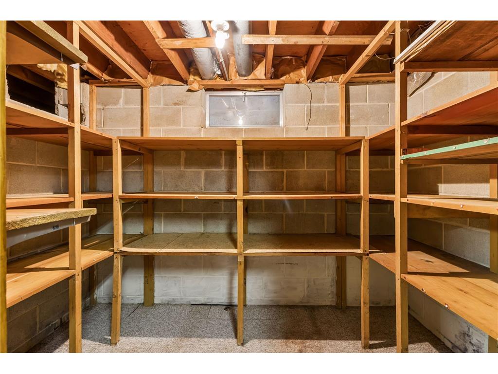 1096 Carrie Street West Saint Paul MN 55118 - Lilly 7049506 image21