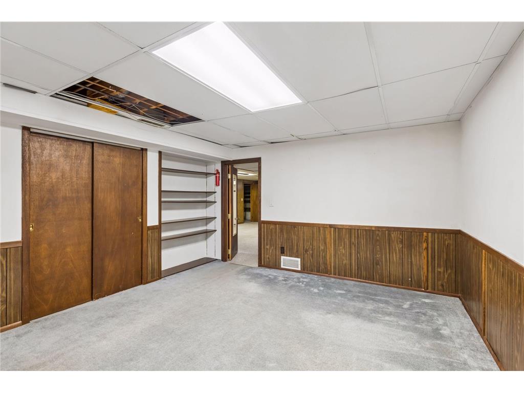 1096 Carrie Street West Saint Paul MN 55118 - Lilly 7049506 image27