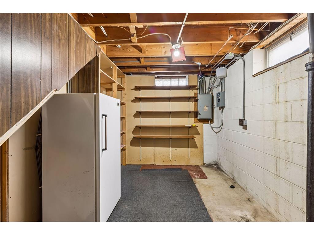 1096 Carrie Street West Saint Paul MN 55118 - Lilly 7049506 image28