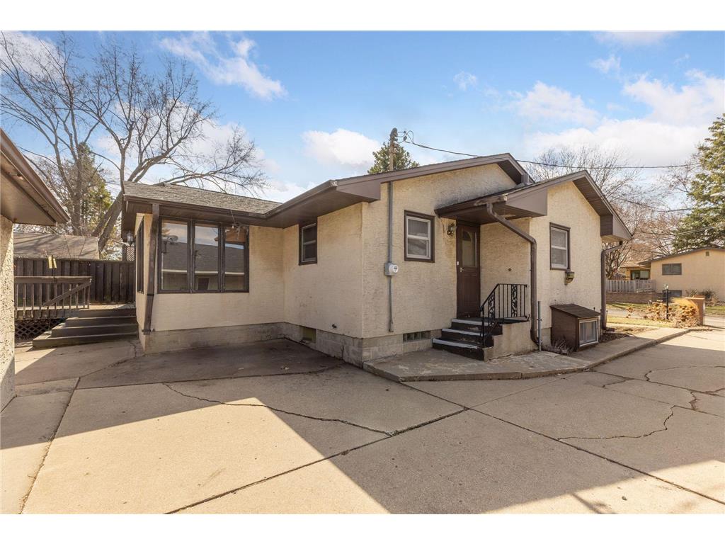 1096 Carrie Street West Saint Paul MN 55118 - Lilly 7049506 image29