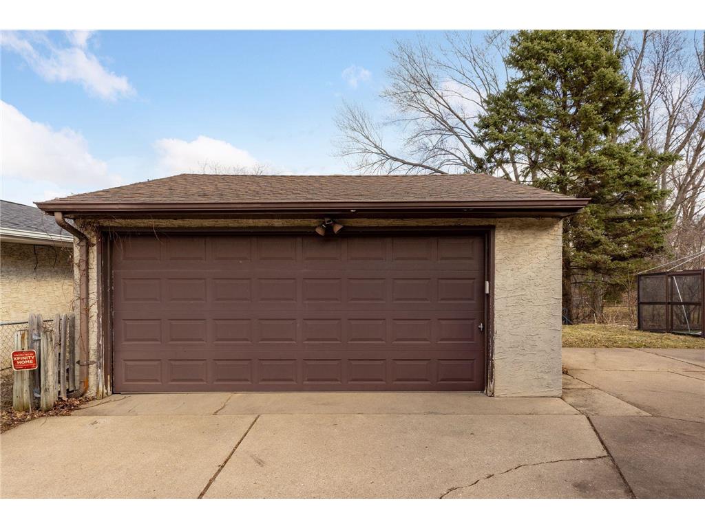 1096 Carrie Street West Saint Paul MN 55118 - Lilly 7049506 image32