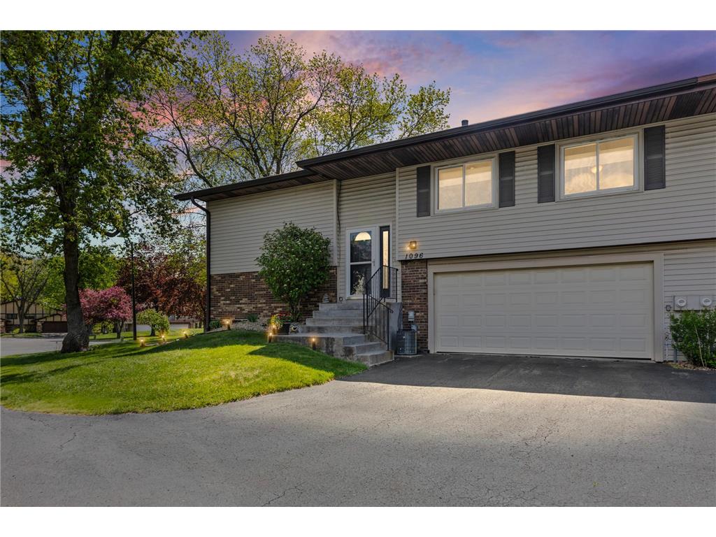 1096 Churchill Place Shoreview MN 55126 7069835 image1
