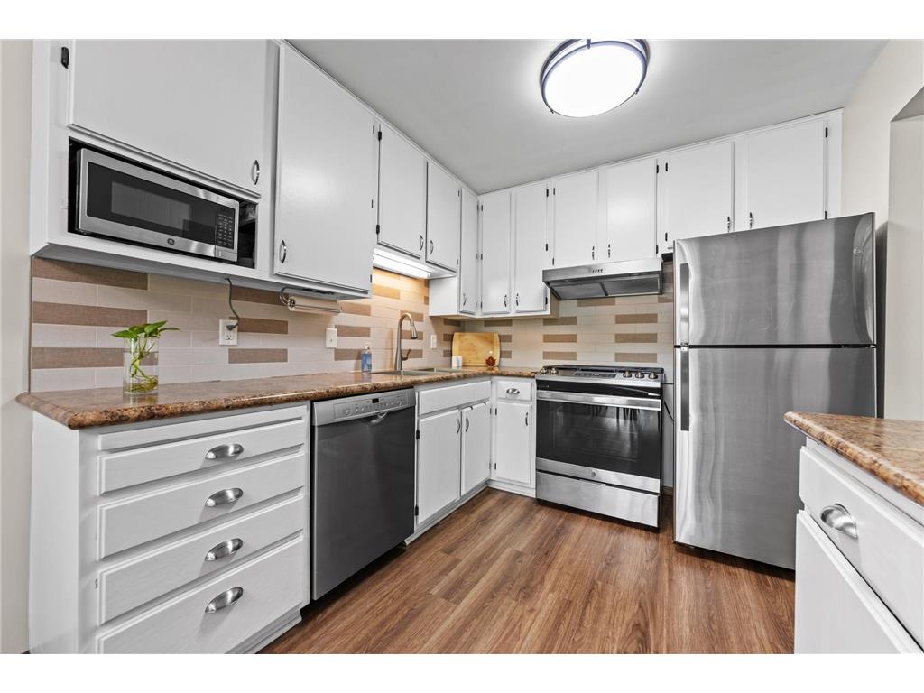1096 Churchill Place Shoreview MN 55126 7069835 image16