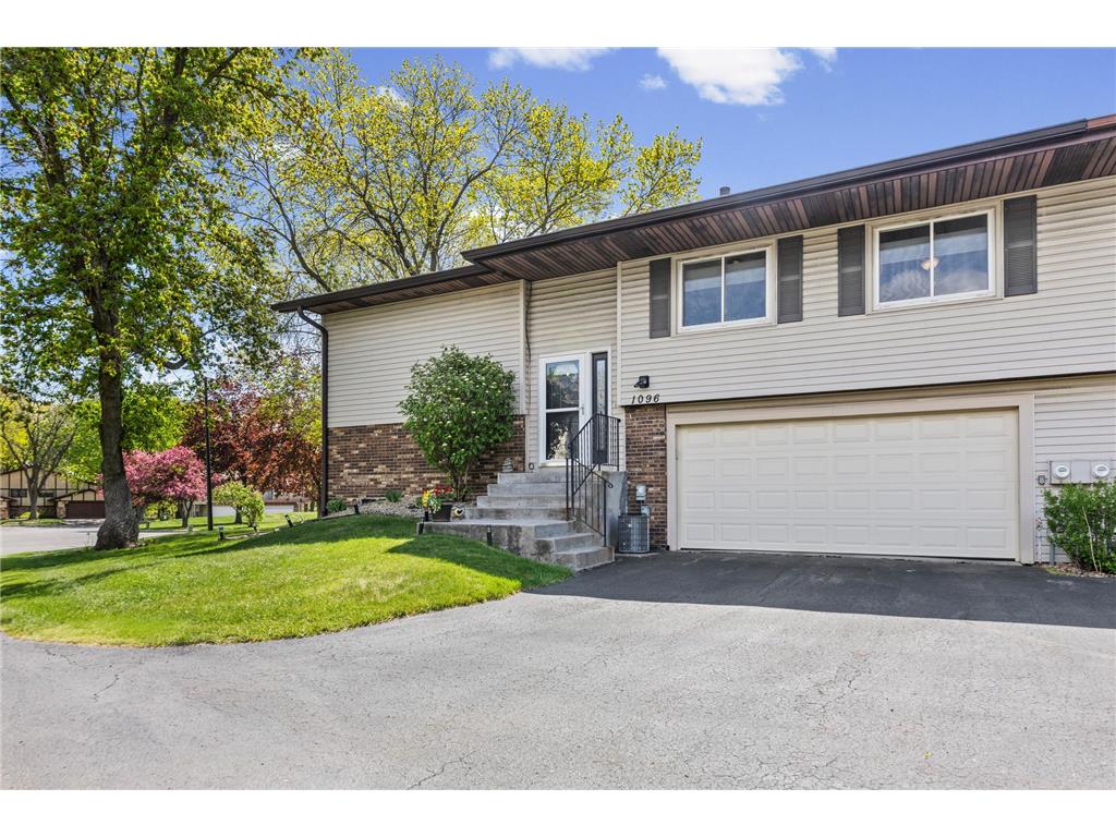 1096 Churchill Place Shoreview MN 55126 7069835 image3