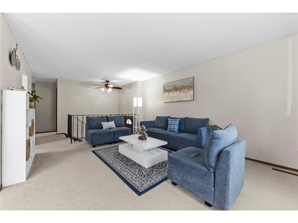 1096 Churchill Place Shoreview MN 55126 7069835 image8