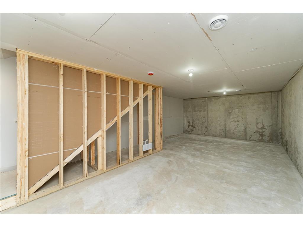 1097 Century Village Lane NE Rochester MN 55906 7037272 image19