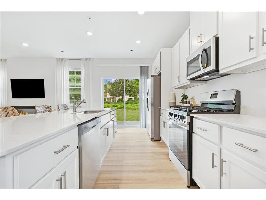 1098 Anmeadle Row Rosemount MN 55068 7019029 image3