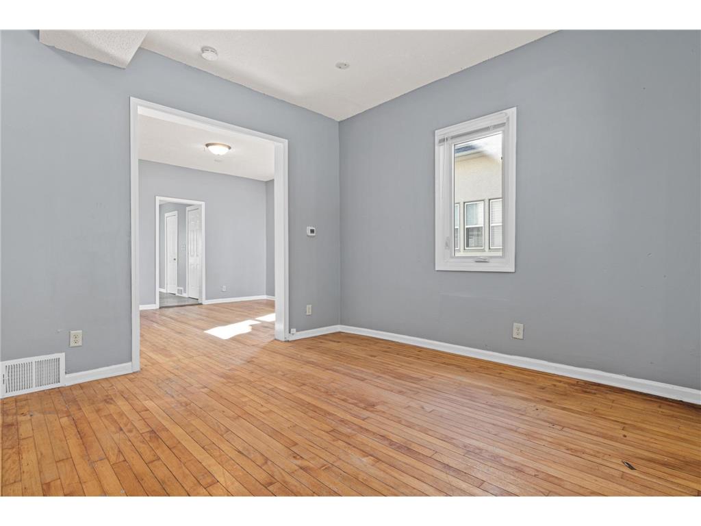 1098 Woodbridge Street Saint Paul MN 55117 6797374 image4