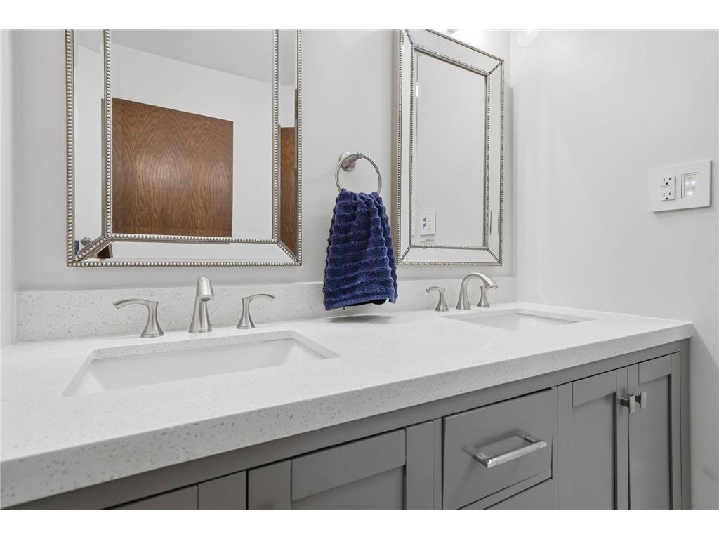 10982 Robinson Drive NW Coon Rapids MN 55433 7090338 image13