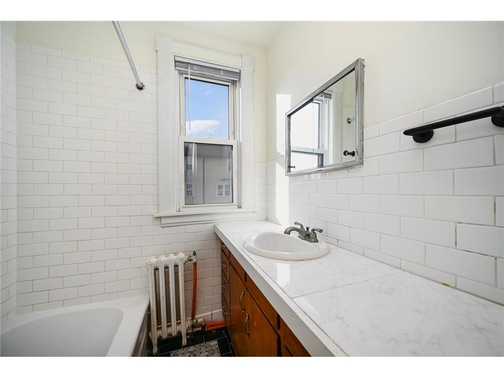 11 Como Avenue Saint Paul MN 55103 7062850 image15