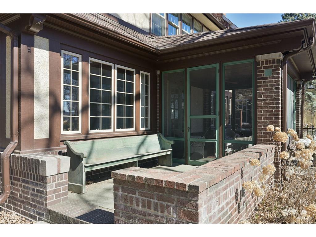 11 Crocus Hill, Saint Paul, MN, 55102 MLS 6479169 Edina Realty