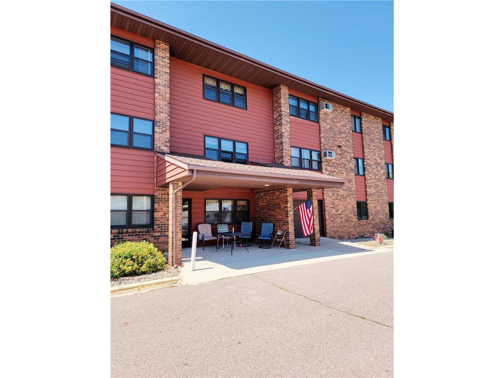 11 Park Street N #119 Fairfax MN 55332 6710121 image1