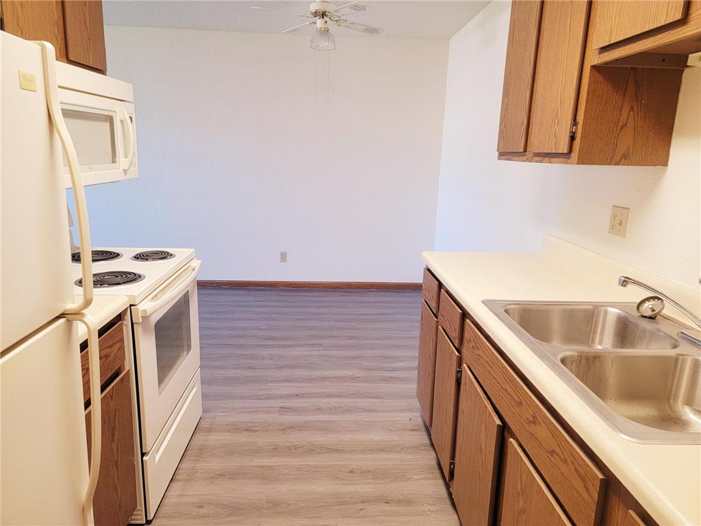 11 Park Street N #119 Fairfax MN 55332 6710121 image5