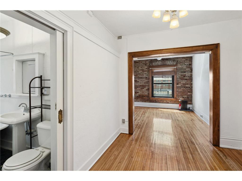 11 S 12th Street #402 Minneapolis MN 55403 7072171 image28