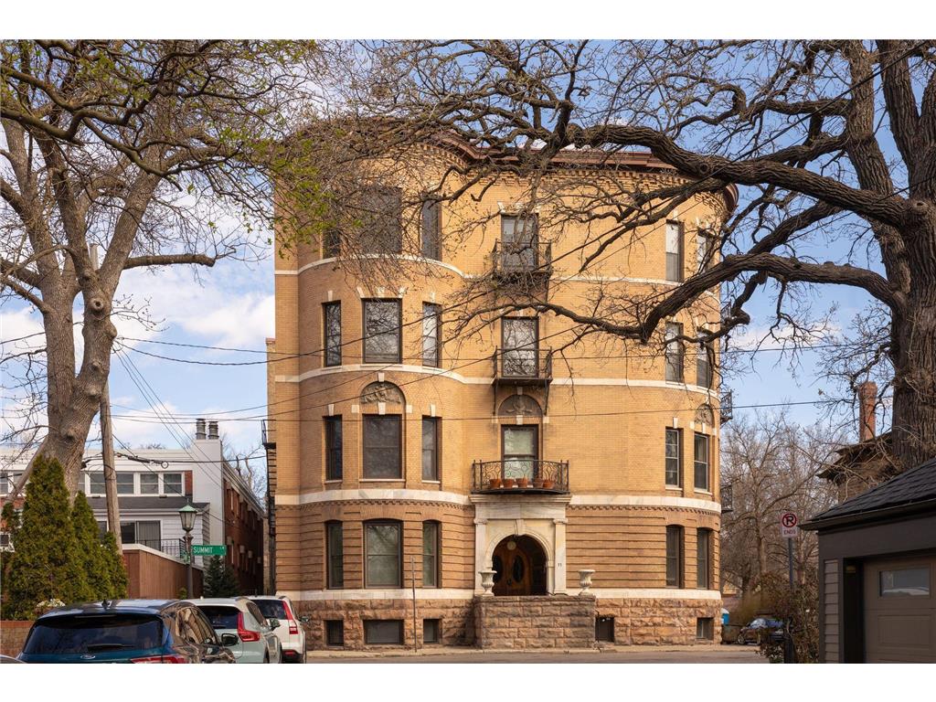 11 Summit Court #16 Saint Paul MN 55102 7048939 image2