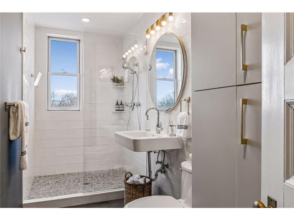 11 Summit Court #16 Saint Paul MN 55102 7048939 image20