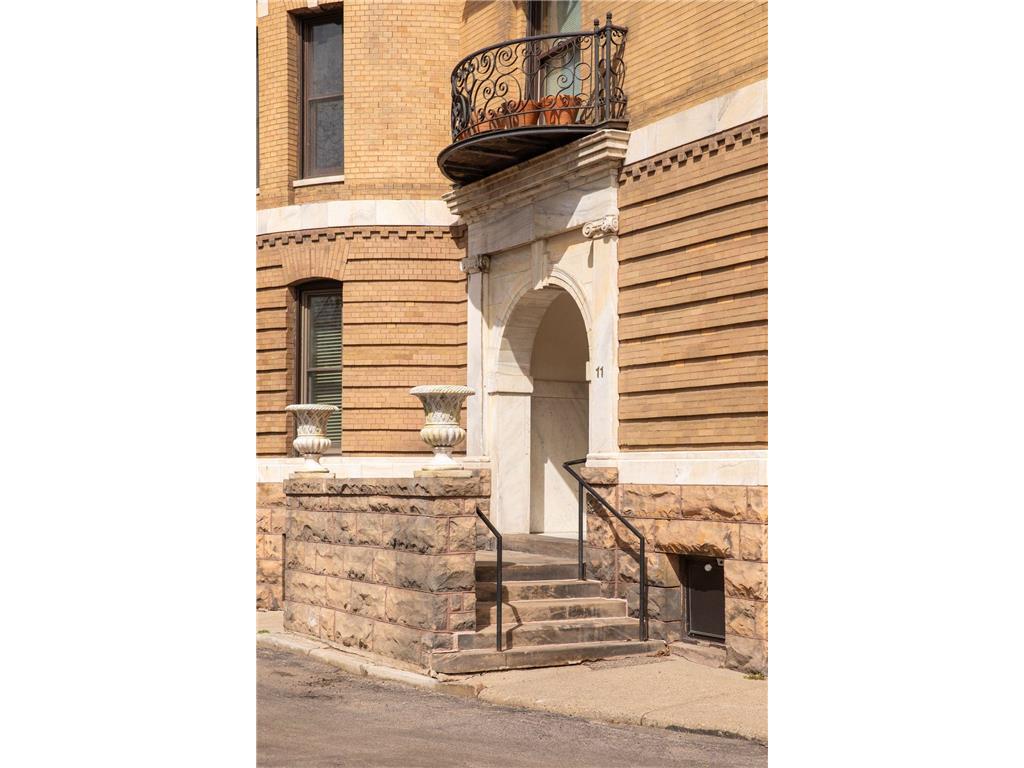 11 Summit Court #16 Saint Paul MN 55102 7048939 image3