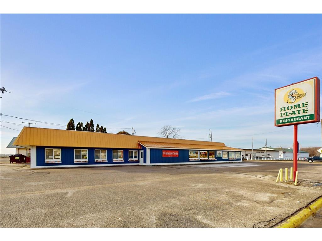 11 E Derrynane Street Le Center MN 56057 6487223 image1