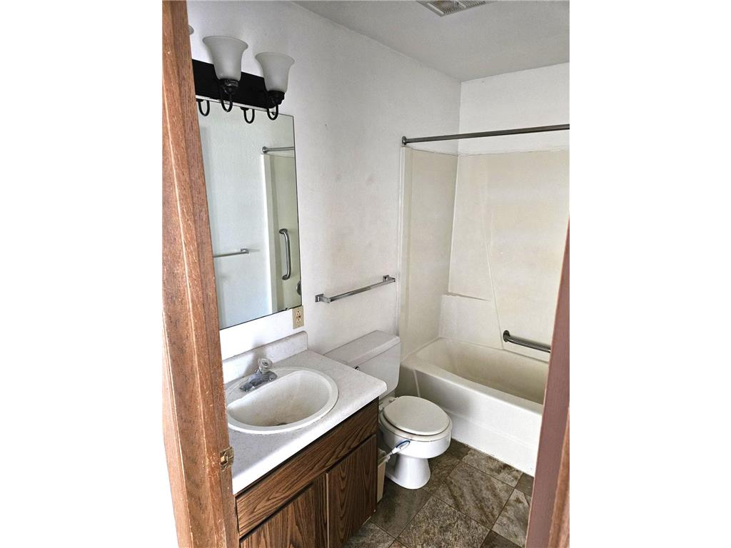 110 1st Street N #204 Evansville MN 56339 6816184 image9