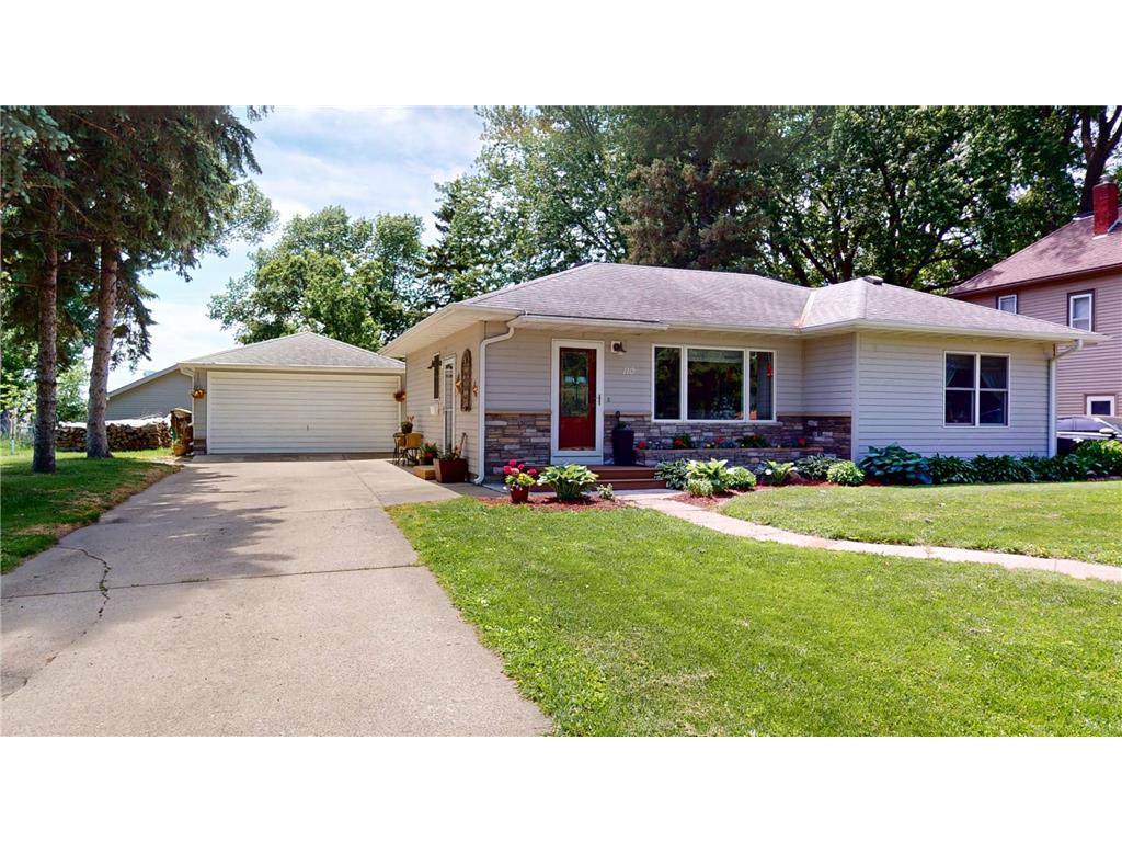 110 Hawthorne Street W Albert Lea MN 56007 7083079 image1