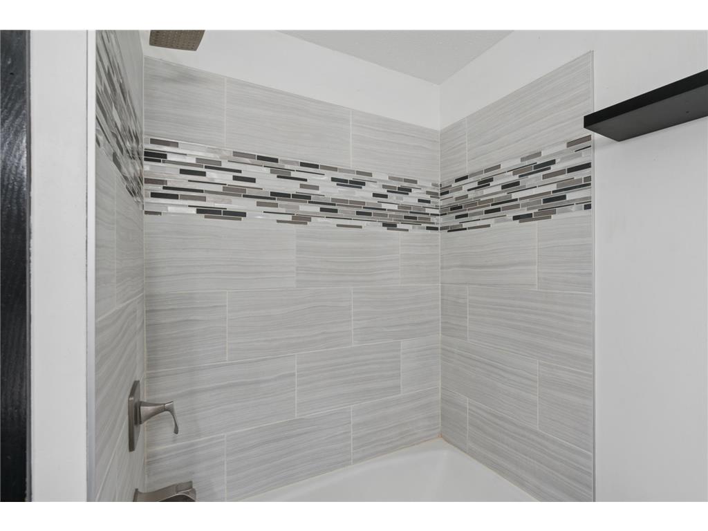 110 South Drive #E Circle Pines MN 55014 7085159 image24