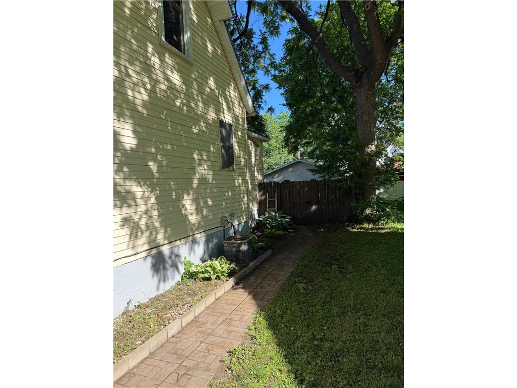 110 Van Brunt Street Mankato MN 56001 7091878 image14