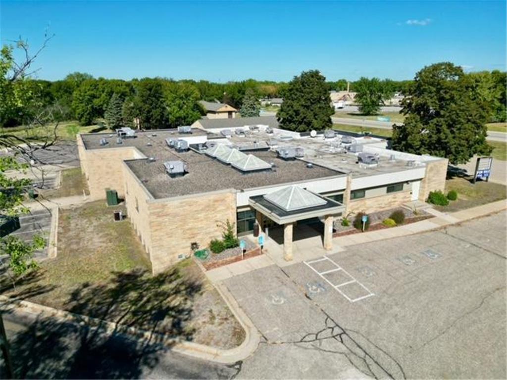 1100 E Broadway Street Redwood Falls MN 56283 7046027 image1