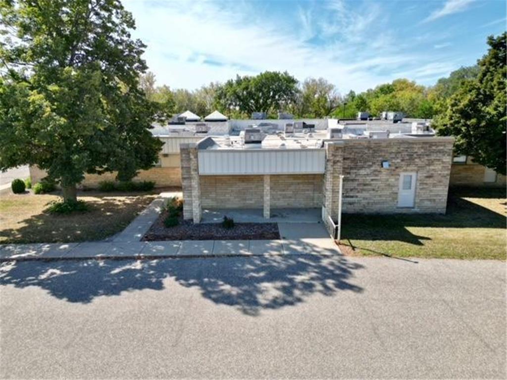 1100 E Broadway Street Redwood Falls MN 56283 7046027 image10