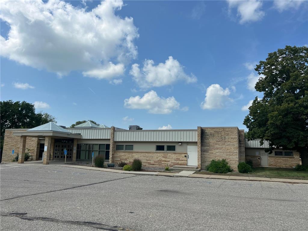 1100 E Broadway Street Redwood Falls MN 56283 7046027 image18