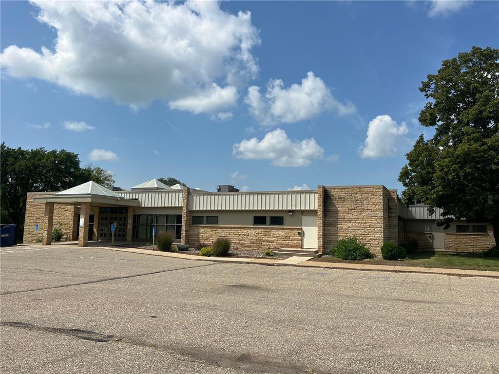 1100 E Broadway Street Redwood Falls MN 56283 7046027 image19