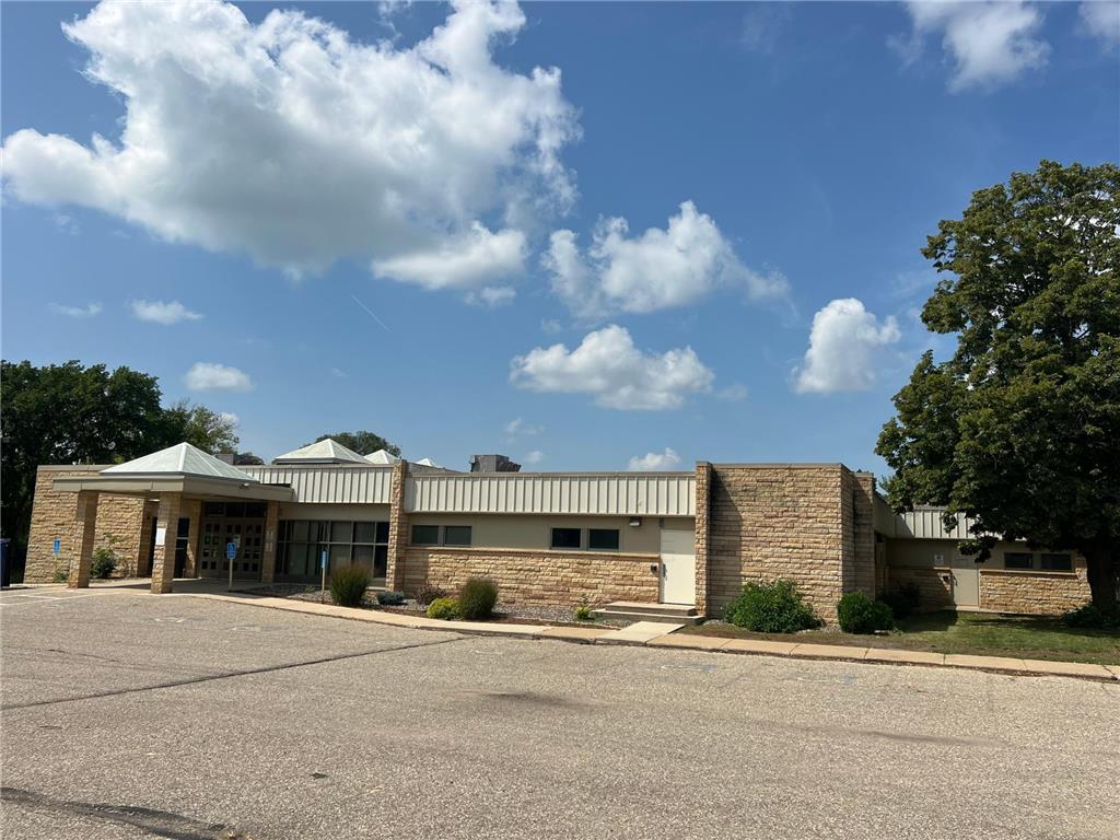 1100 E Broadway Street Redwood Falls MN 56283 7046027 image20
