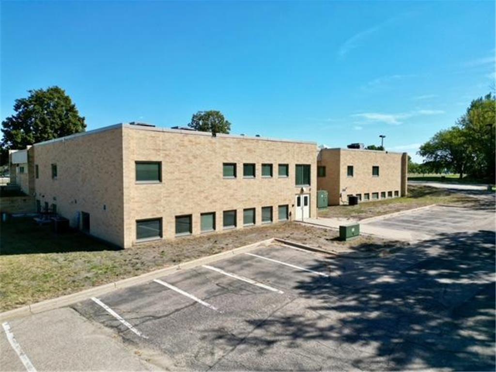 1100 E Broadway Street Redwood Falls MN 56283 7046027 image3