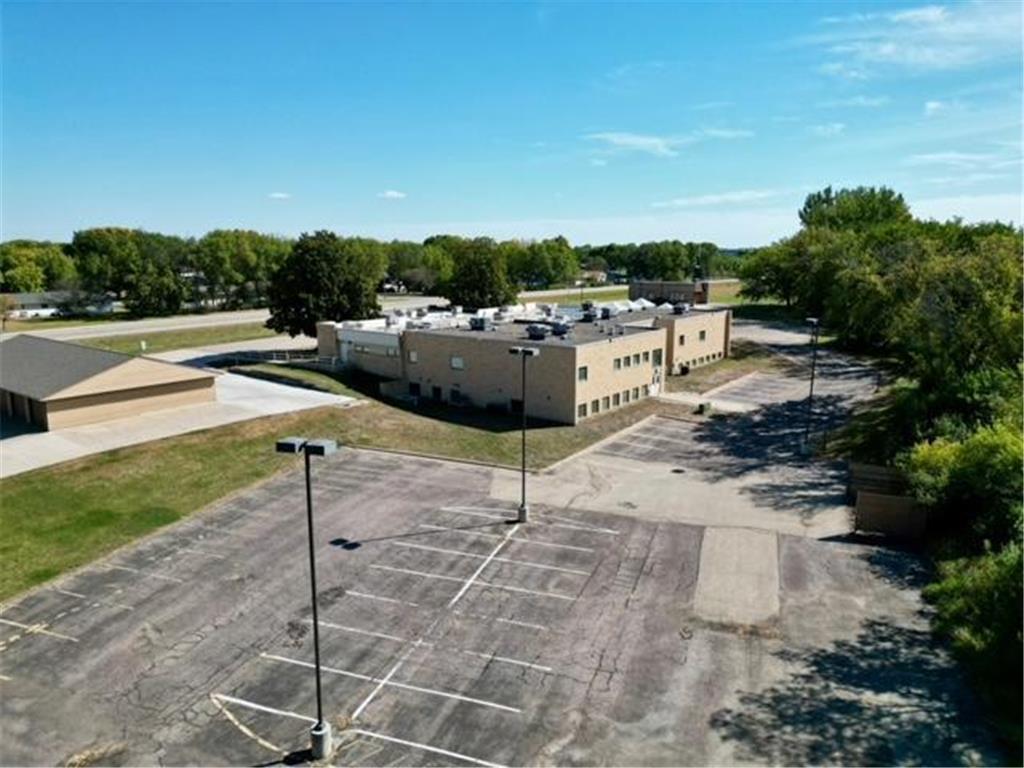 1100 E Broadway Street Redwood Falls MN 56283 7046027 image5