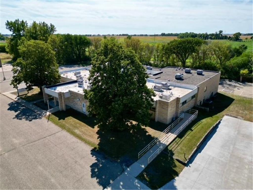1100 E Broadway Street Redwood Falls MN 56283 7046027 image8