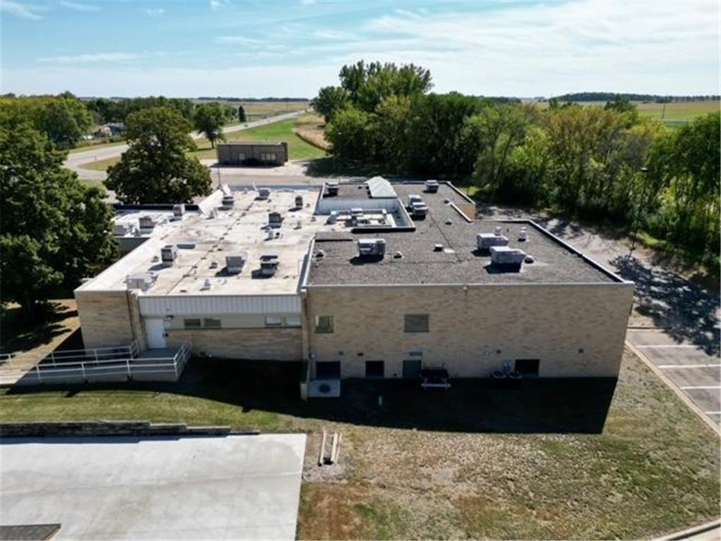 1100 E Broadway Street Redwood Falls MN 56283 7046027 image9