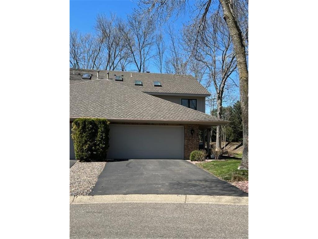 1100 Hollybrook Drive, Wayzata, MN, 55391 MLS 6361494 Edina Realty