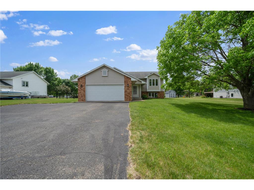 1100 Lochmist Lane NW Alexandria MN 56308 7085286 image1