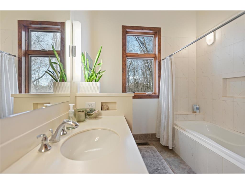 1100 Old Crystal Bay Road Orono MN 55391 - French 7037460 image26