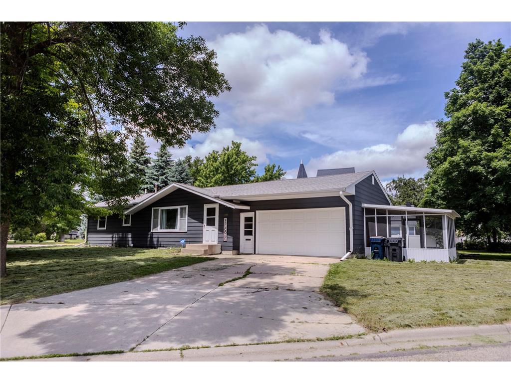1100 Park Avenue Morris MN 56267 6557065 image1