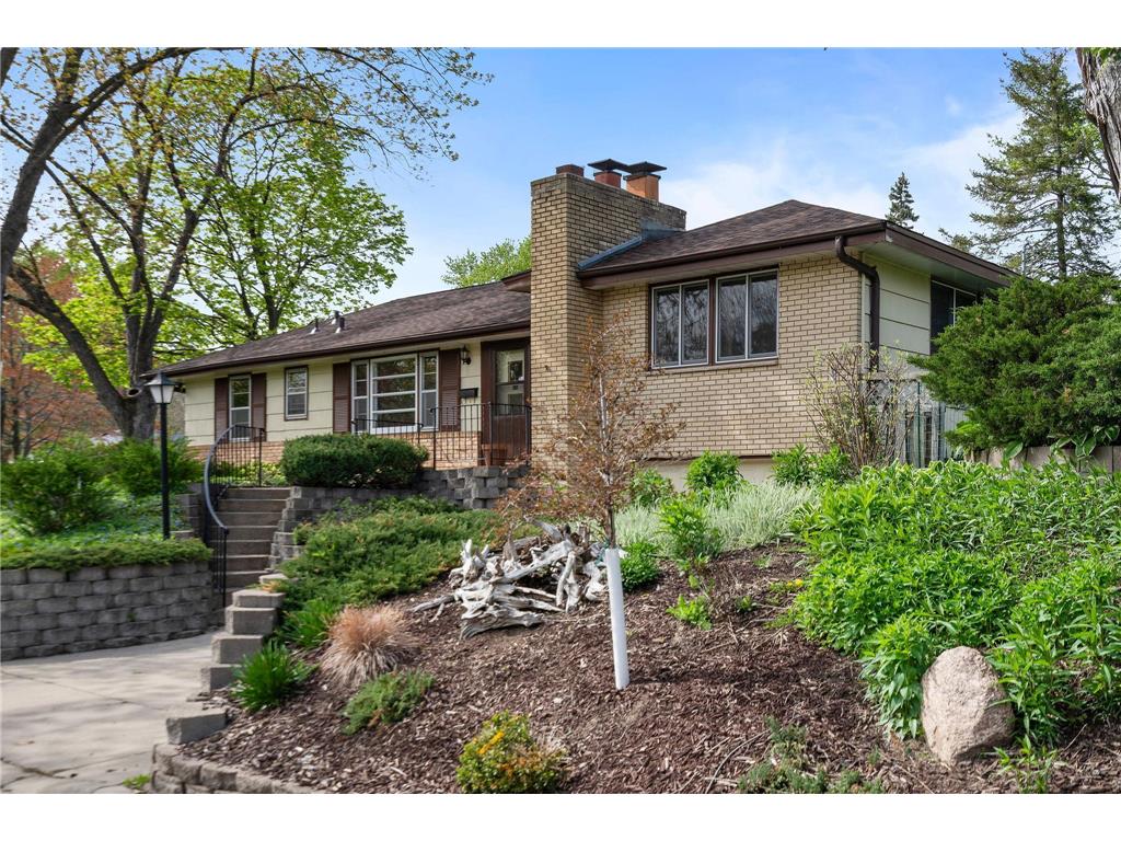 1100 Rhode Island Avenue N Golden Valley MN 55427 6531942 image1