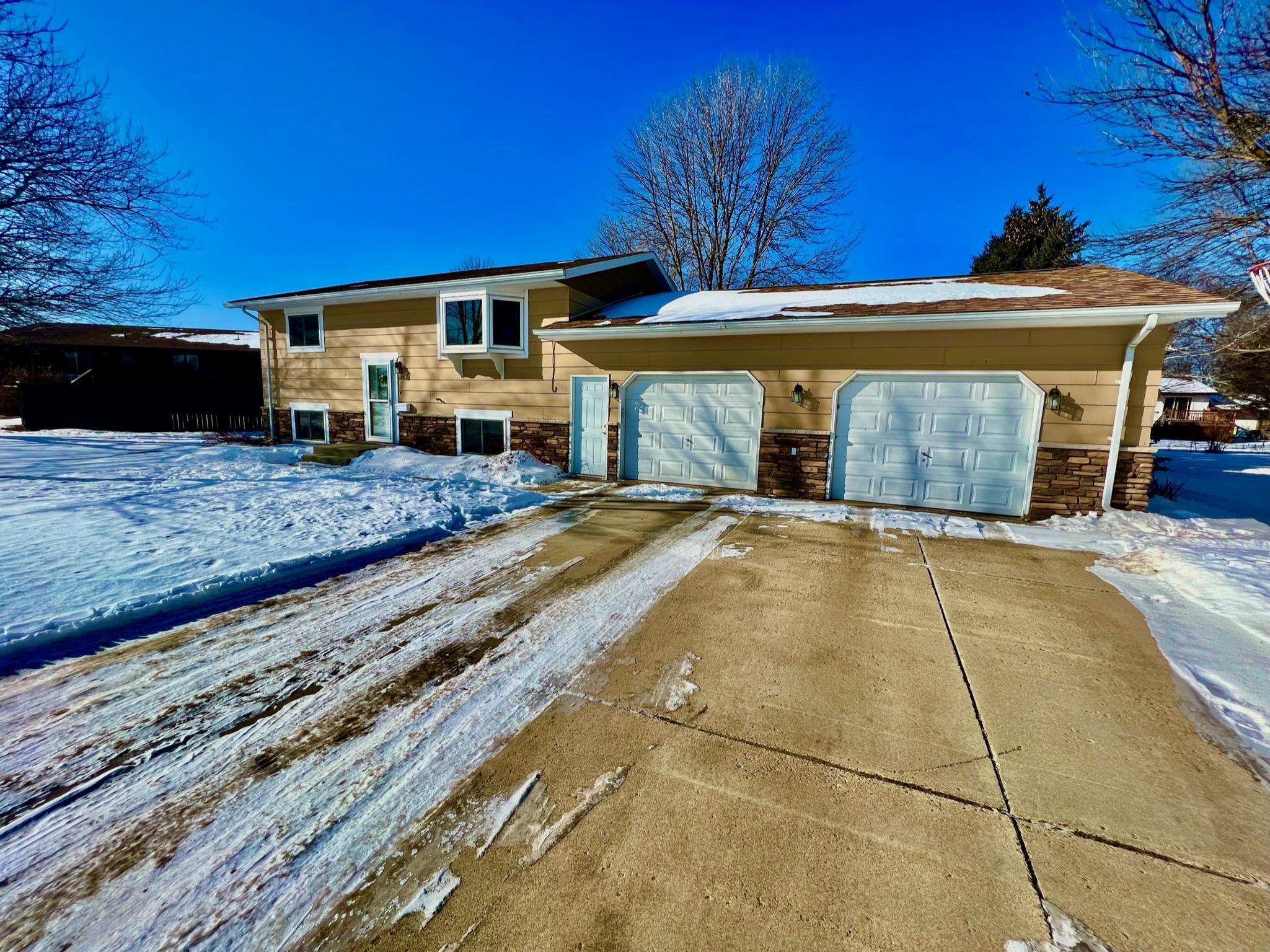 1100 Silvervine Drive, Marshall, MN, 56258 MLS 6148988 Edina Realty