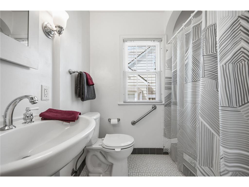1100 W 73rd Street Richfield MN 55423 7084311 image17