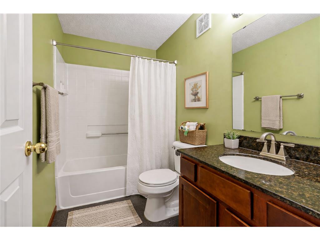 11003 Oak Grove Circle #B Woodbury MN 55129 7036300 image22